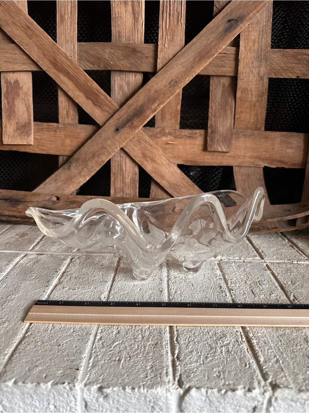 Medium Acrylic/Lucite Decorative Shell bowl /MCM